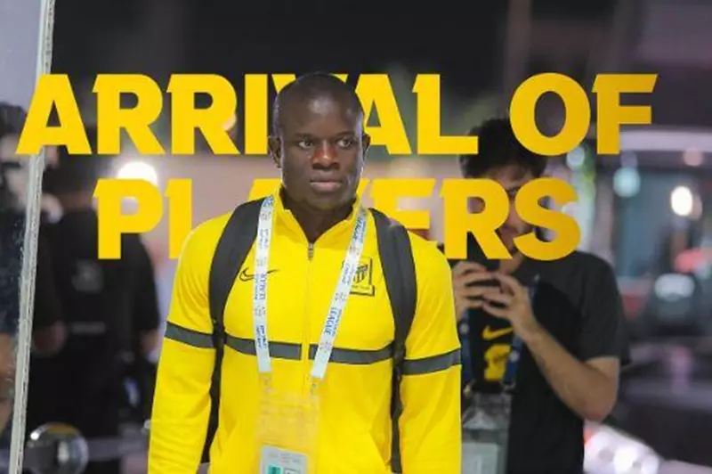 اتحاد جدة يبدأ محادثات تجديد عقد نجم الوسط كانتي