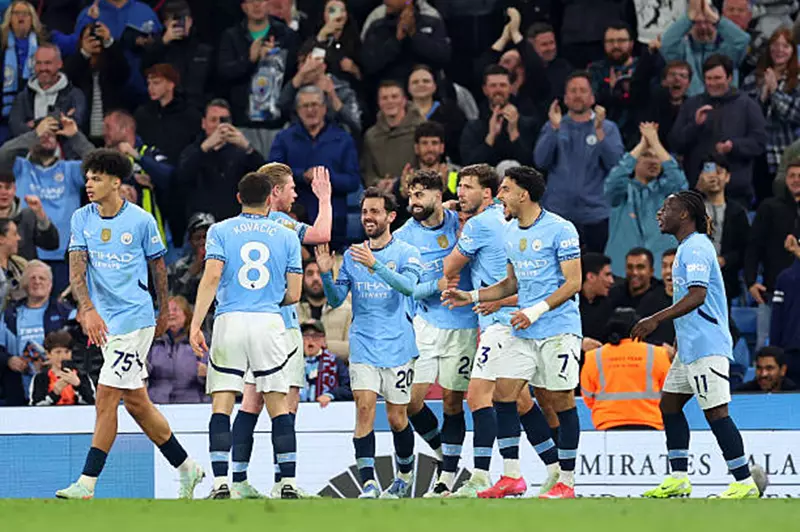 فيورنتينا يوجه أنظاره نحو موهبة مانشستر سيتي النادرة